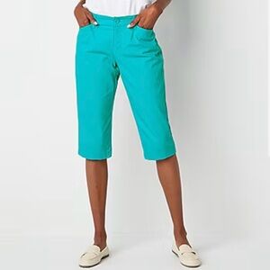 NWT St. John's Bay Mid Rise Capri Pants Turquoise